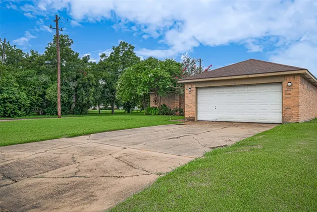 $215,000 | 1805 Willow Bend Drive, Wharton, TX 77488