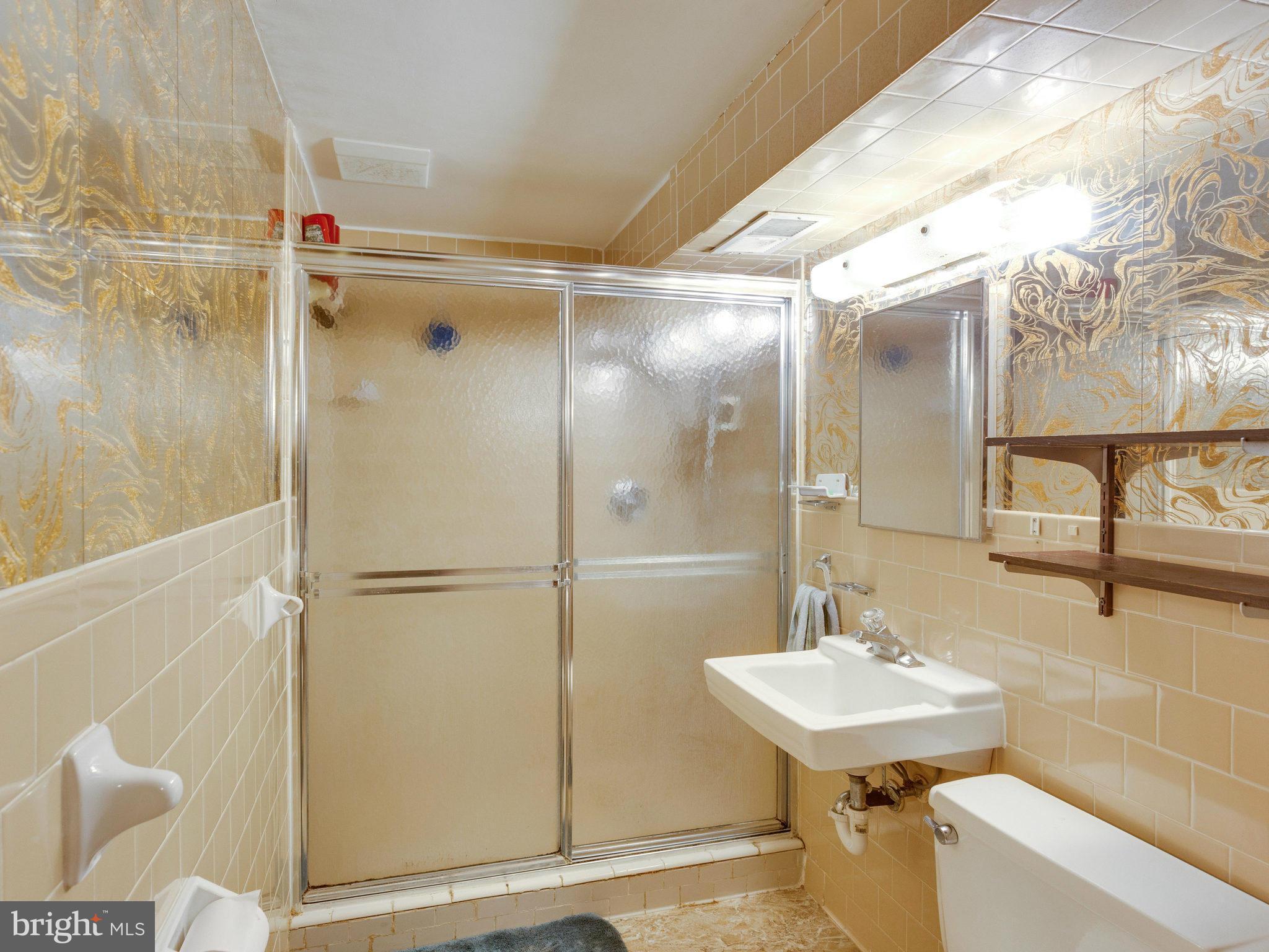 1724 Olney Road Falls Church, VA 22043 - Photo 24 of 30 Bath