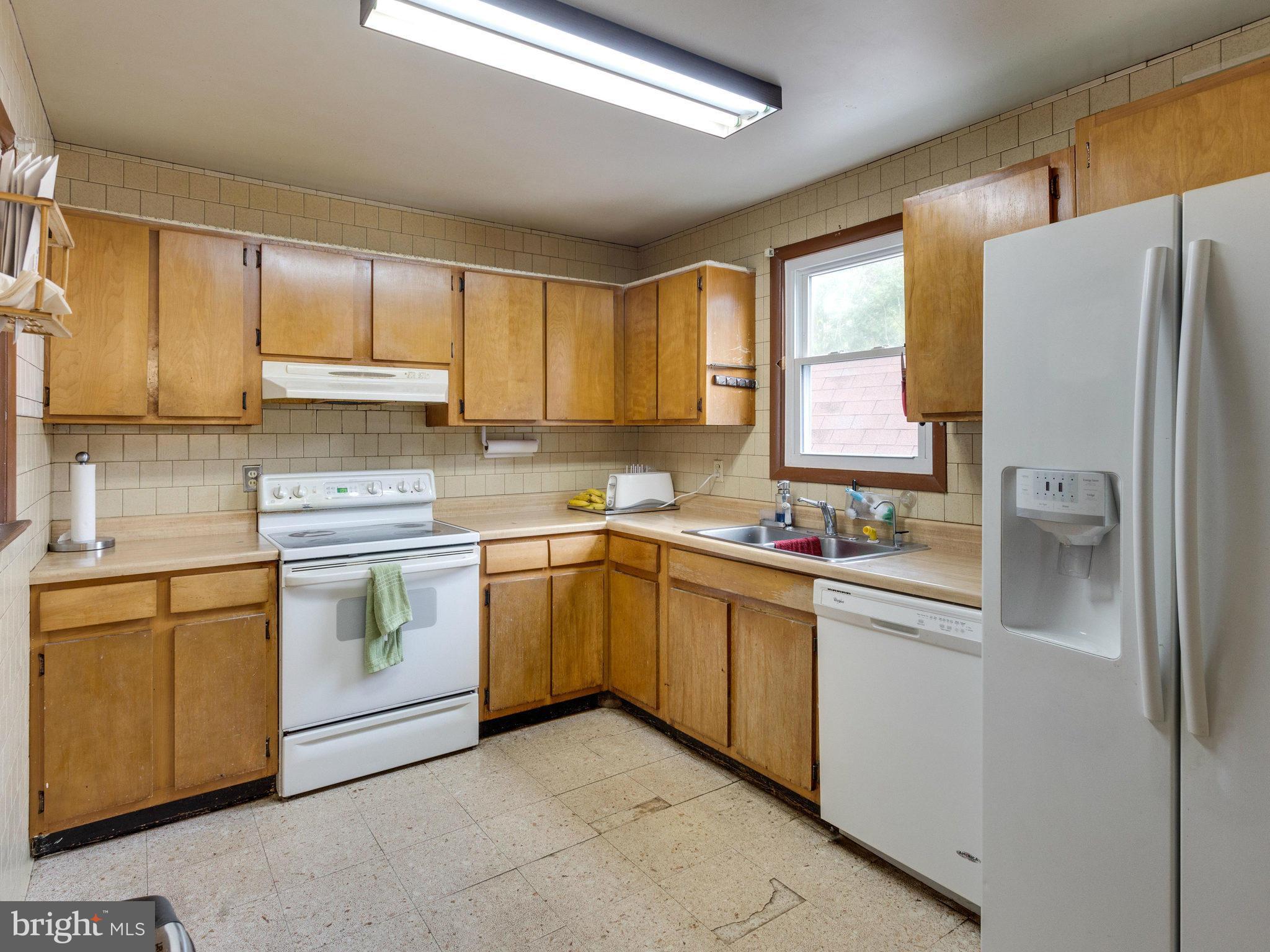 1724 Olney Road Falls Church, VA 22043 - Photo 10 of 30 Kitchen