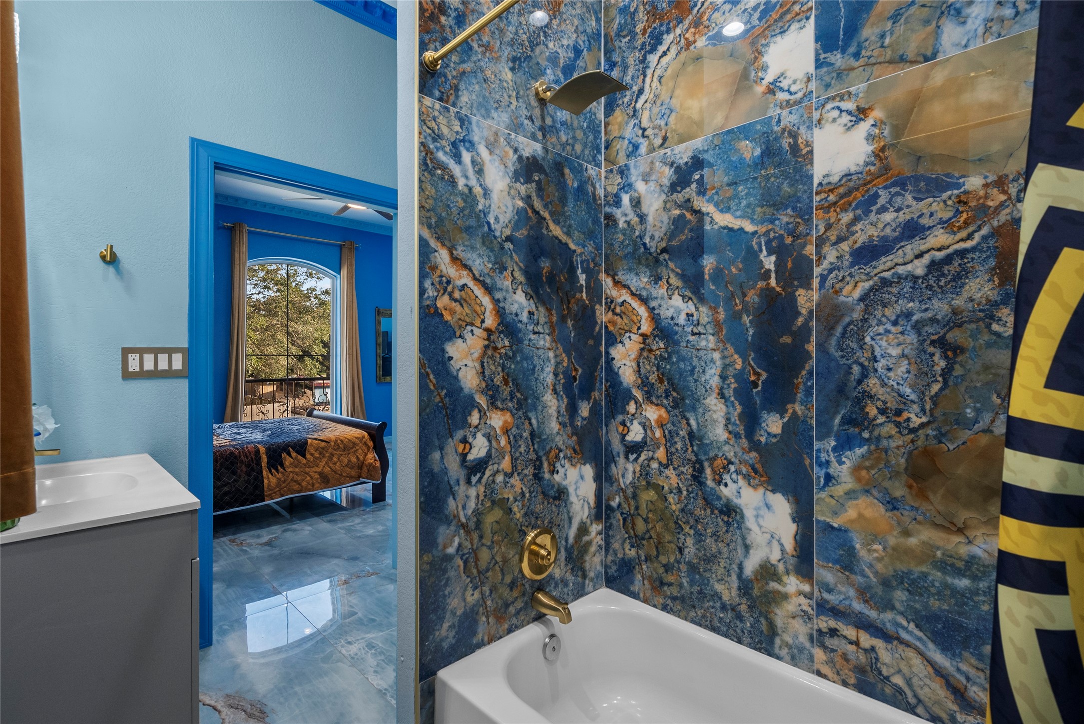 1259 County Road 147 Alvin, TX 77511 - Photo 23 of 49 2nd floor bathroom