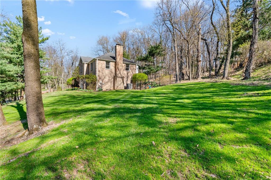 119 Shadow Ridge Drive Pittsburgh, PA 15238 - Photo 33 of 35 SIDE YARD