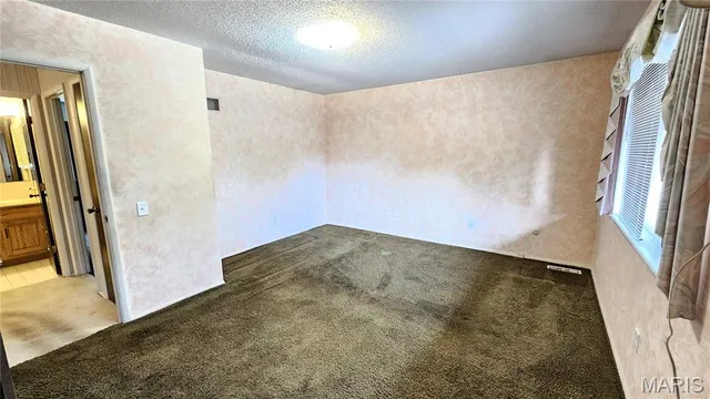 $189,900 | 955 Silversprings Lane, Manchester, MO 63021