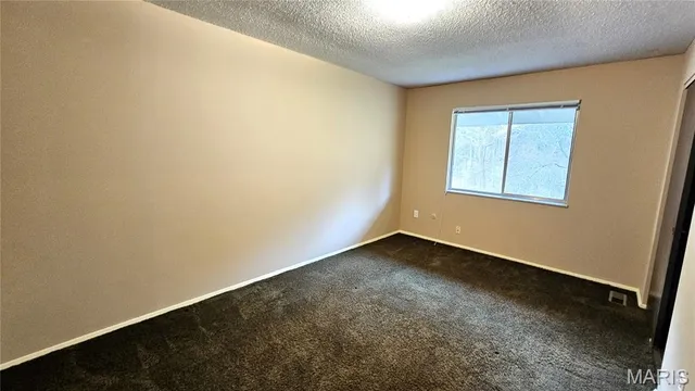 $189,900 | 955 Silversprings Lane, Manchester, MO 63021