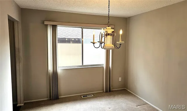 $189,900 | 955 Silversprings Lane, Manchester, MO 63021