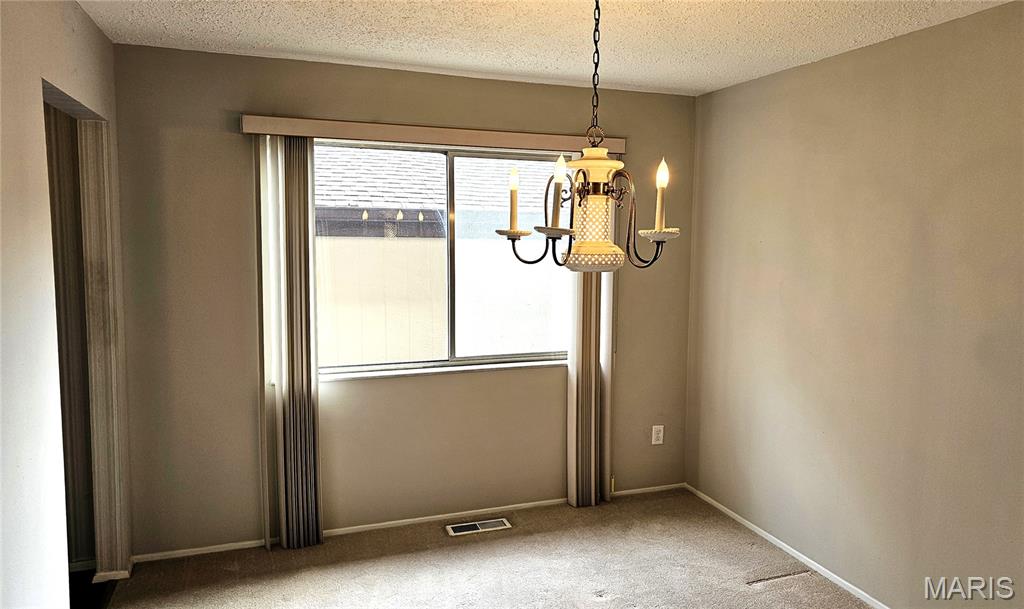 955 Silversprings Lane Manchester, MO 63021 - Photo 9 of 34