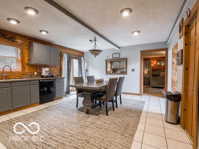 $360,000 | 660 Mill, Coatesville, IN 46121