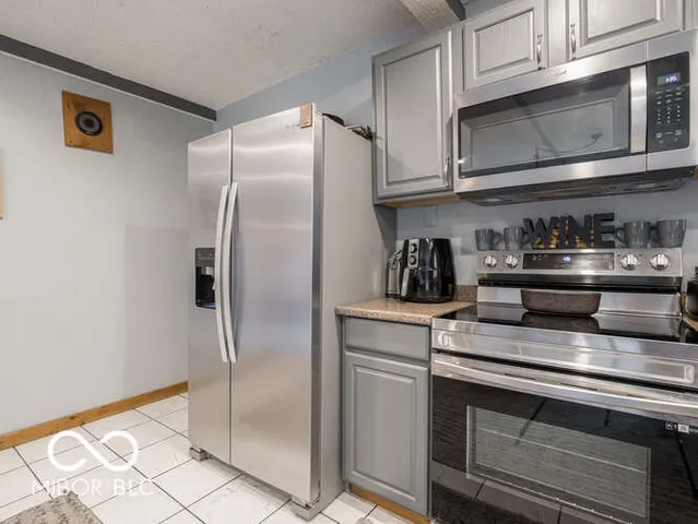 $360,000 | 660 Mill, Coatesville, IN 46121