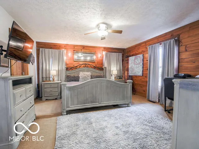 $360,000 | 660 Mill, Coatesville, IN 46121