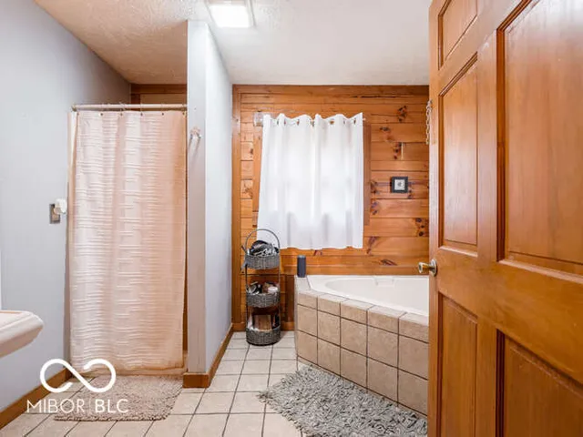 $360,000 | 660 Mill, Coatesville, IN 46121