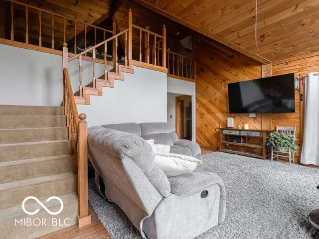 $360,000 | 660 Mill, Coatesville, IN 46121