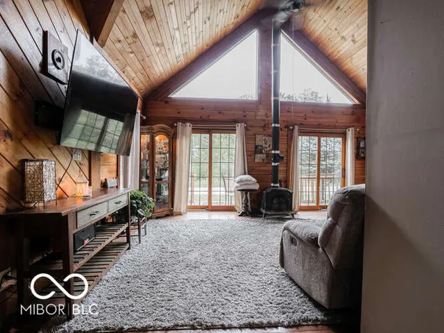 $360,000 | 660 Mill, Coatesville, IN 46121