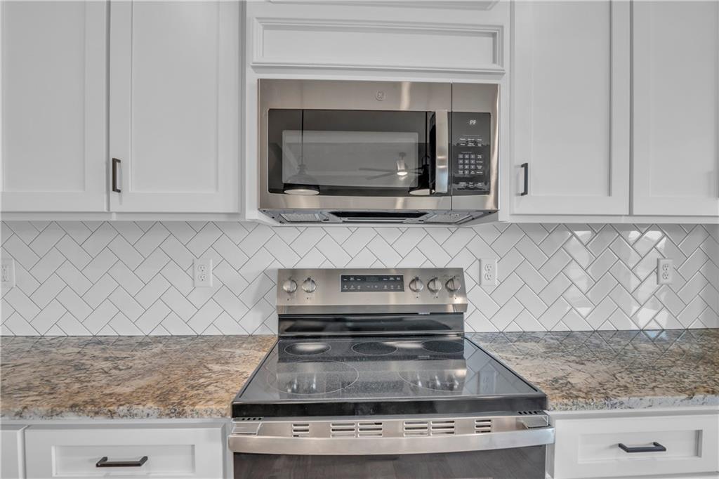 19324 Mahaffie Street Spring Hill, KS 66083 - Photo 14 of 38