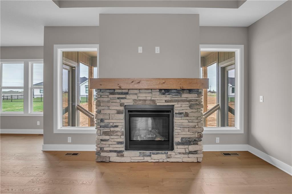 19324 Mahaffie Street Spring Hill, KS 66083 - Photo 8 of 38