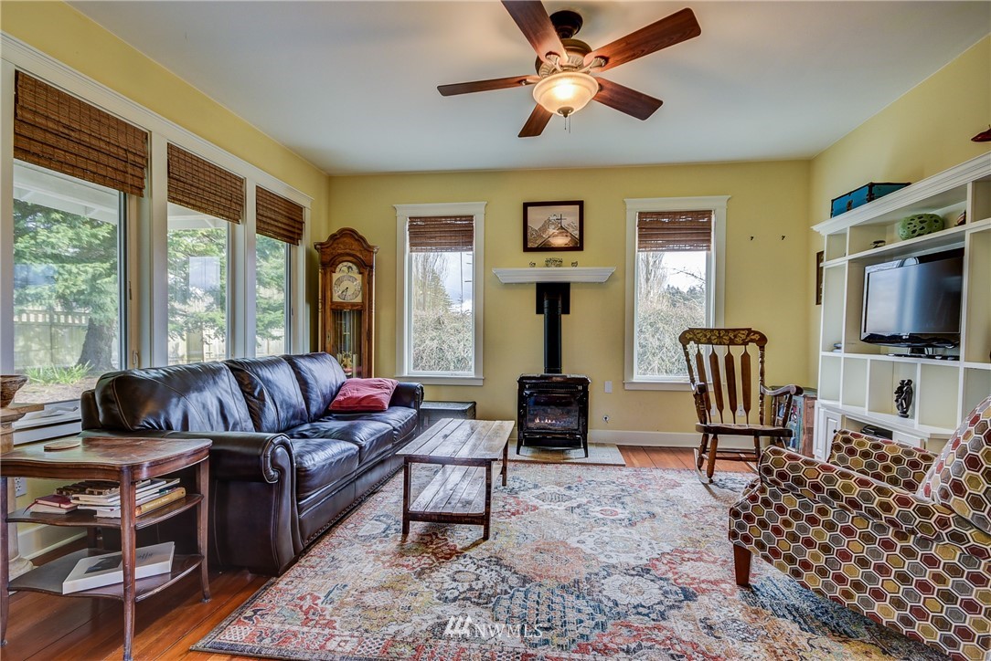 1747 Fort Nugent Road Oak Harbor, WA 98277 - Photo 9 of 25 Gallery Image 9