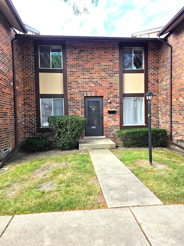 $2,000 | 1S252 Stratford Lane, Villa Park, IL 60181