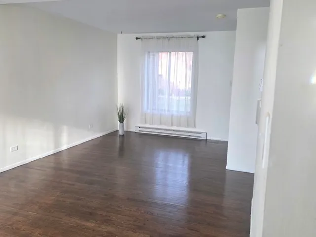 $2,000 | 1S252 Stratford Lane, Villa Park, IL 60181