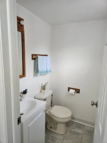 $2,000 | 1S252 Stratford Lane, Villa Park, IL 60181