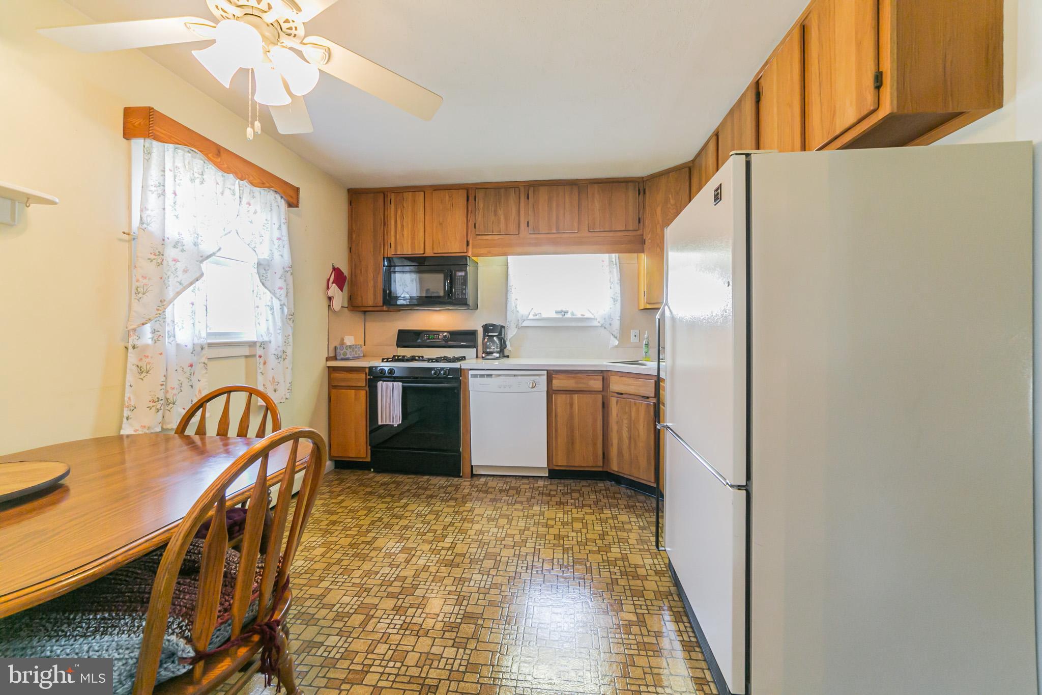 129 Meetinghouse Road Hatboro, PA 19040 - Photo 8 of 30 Kitchen