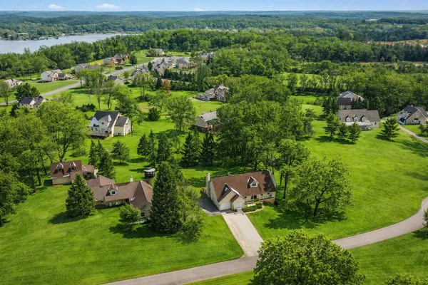 $589,000 | 13574 Orchard Court, Gregory, MI 48137