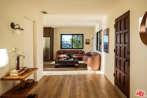 $1,595,000 | 4249 Torreon Drive, Woodland Hills, CA 91364