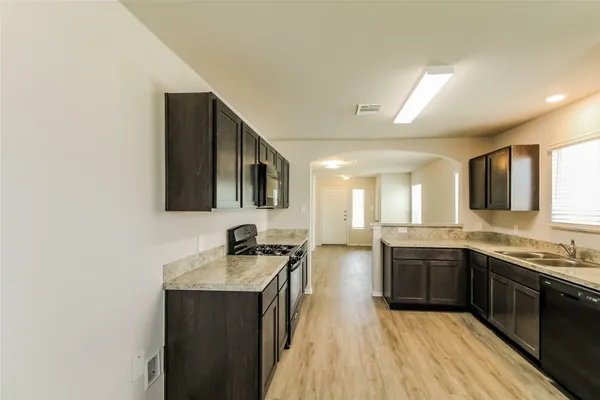 $2,085 | 14104 Lahontan Drive, Conroe, TX 77384