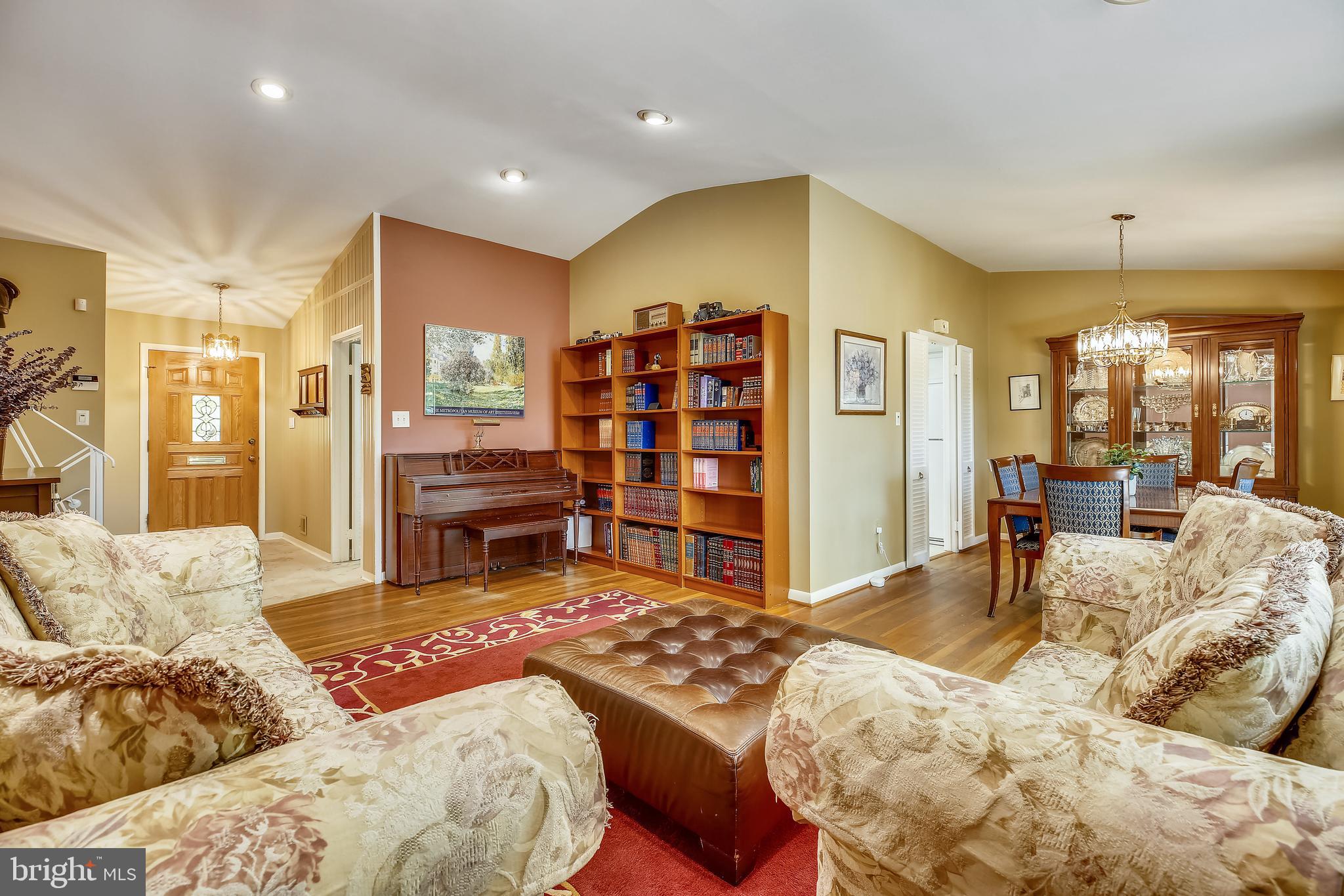 812 Kersey Road Silver Spring, MD 20902 - Photo 13 of 30 Living Room View