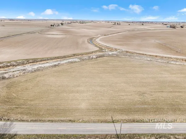$130,000 | 2 300 South Road, Paul, ID 83347