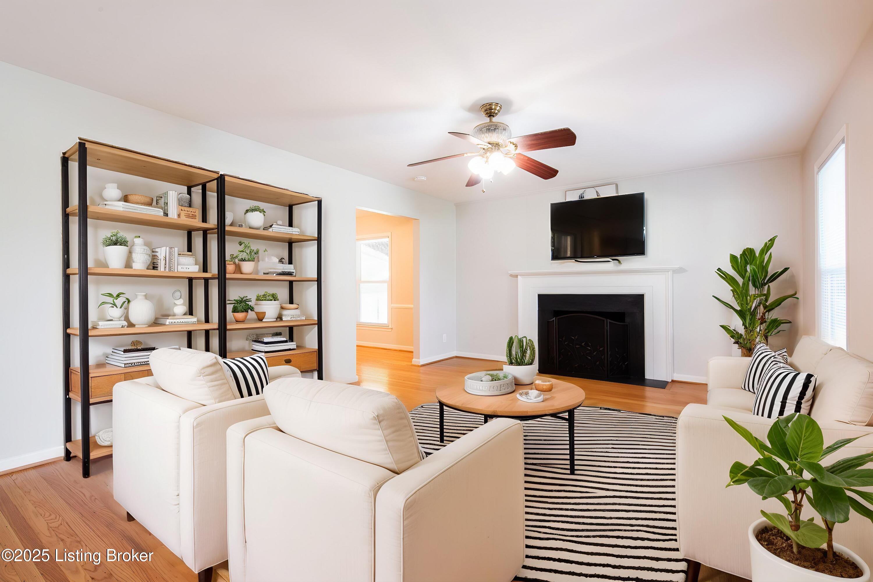 6414 Ridge Cliff Road Louisville, KY 40228 - Photo 5 of 50 5424 - Living Room - Scandinavian - 2