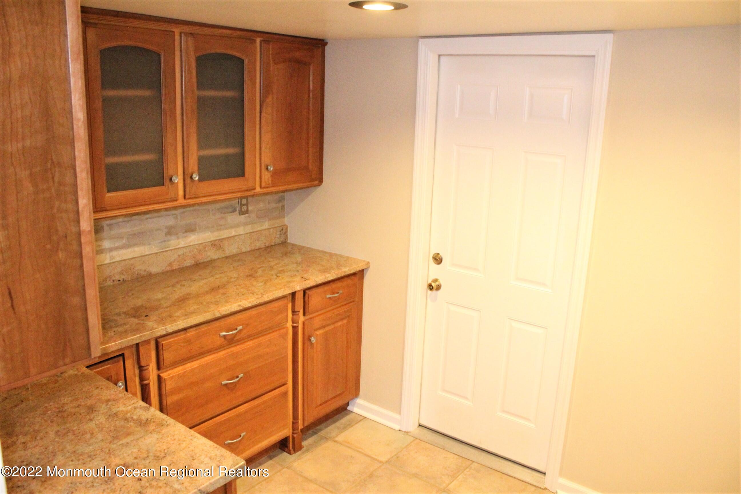 28 Indiana Road Somerset, NJ 08873 - Photo 17 of 63 Kitchen Bultler Pantry