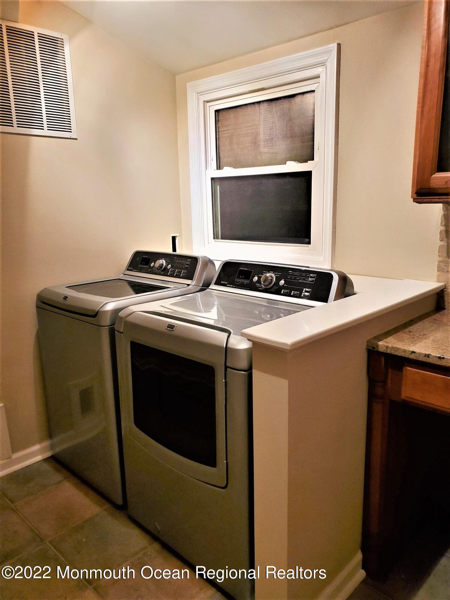 28 Indiana Road Somerset, NJ 08873 - Photo 22 of 63 washer dryer