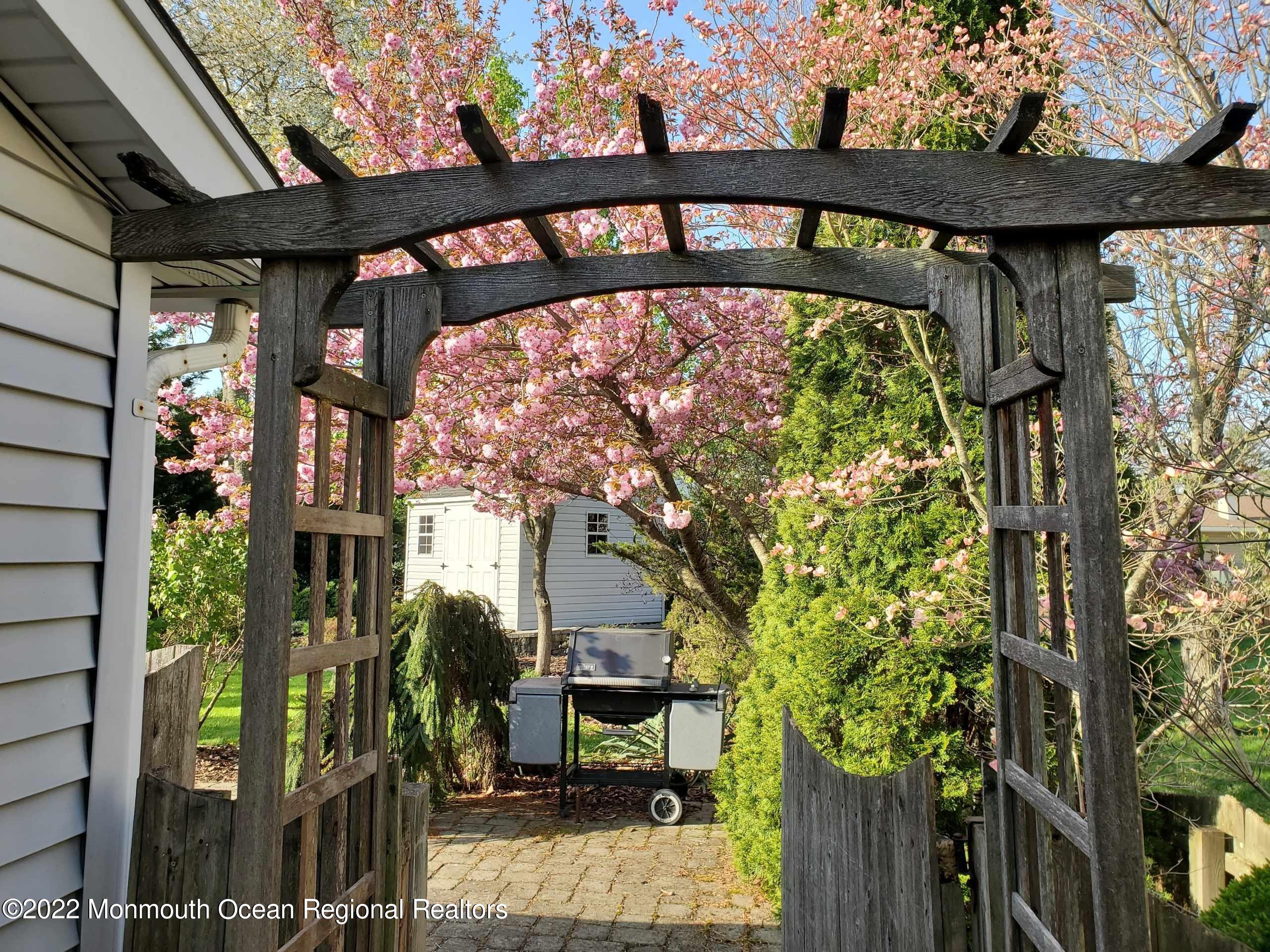28 Indiana Road Somerset, NJ 08873 - Photo 60 of 63 arch bloom