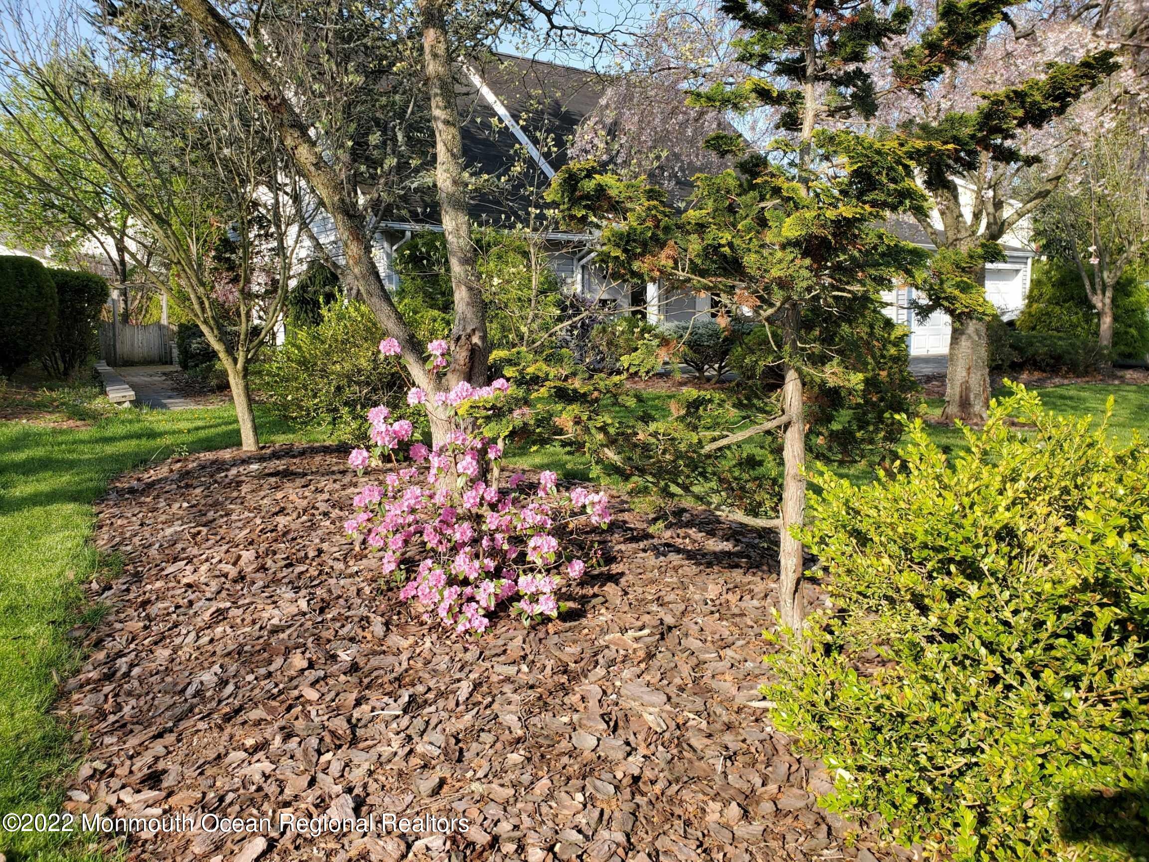 28 Indiana Road Somerset, NJ 08873 - Photo 7 of 63 bloom 2