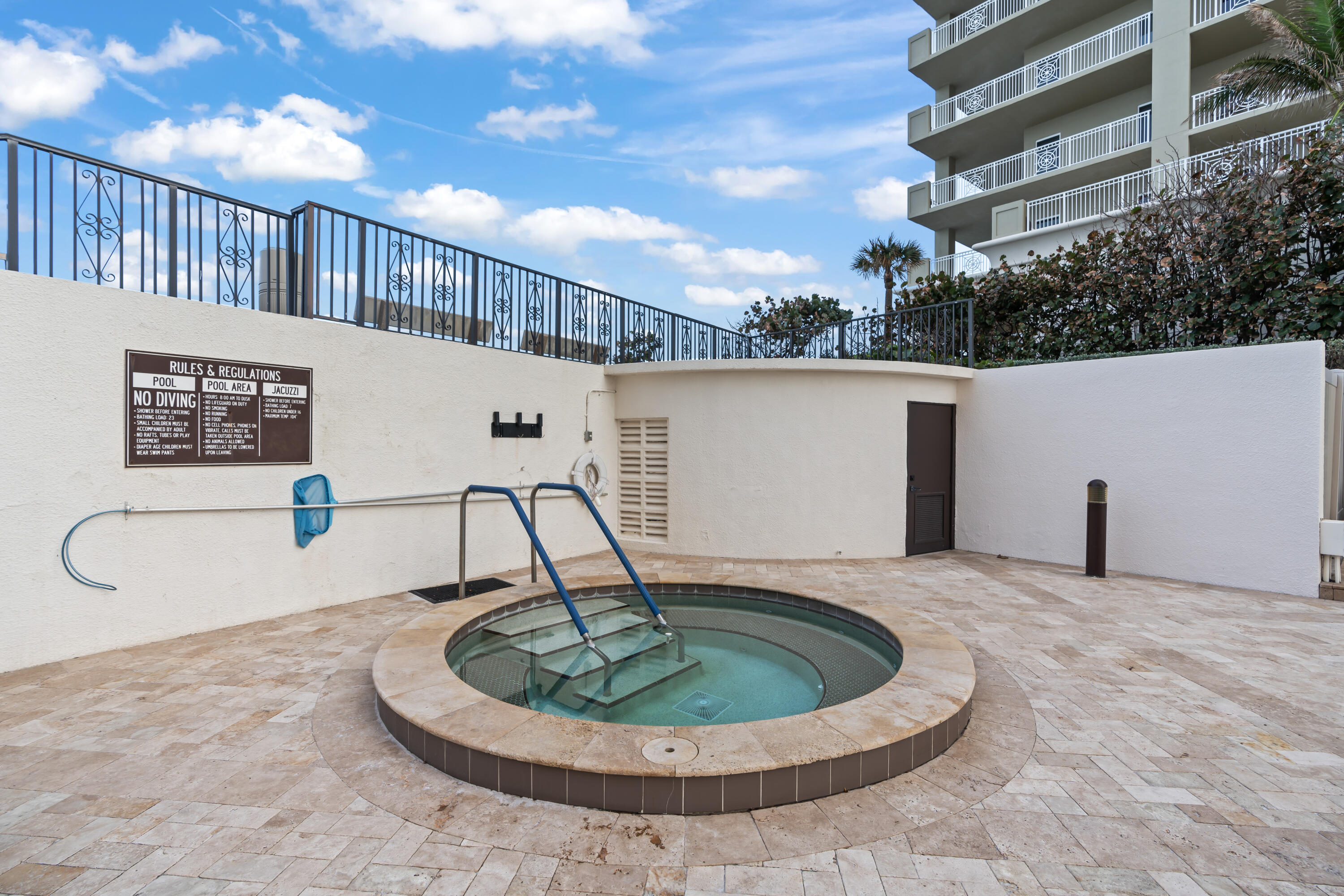 5380 North Ocean Drive, Unit 10G Singer Island, FL 33404 - Photo 38 of 48 Hot Tub
