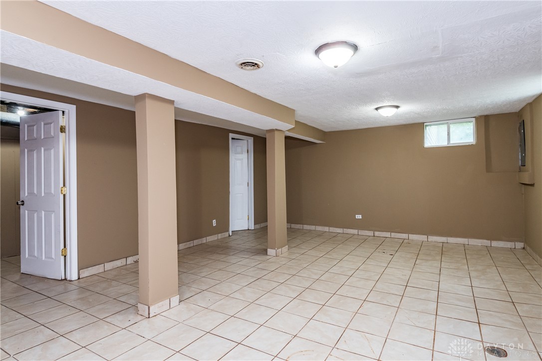 401 South Alex Road West Carrollton, OH 45449 - Photo 34 of 42