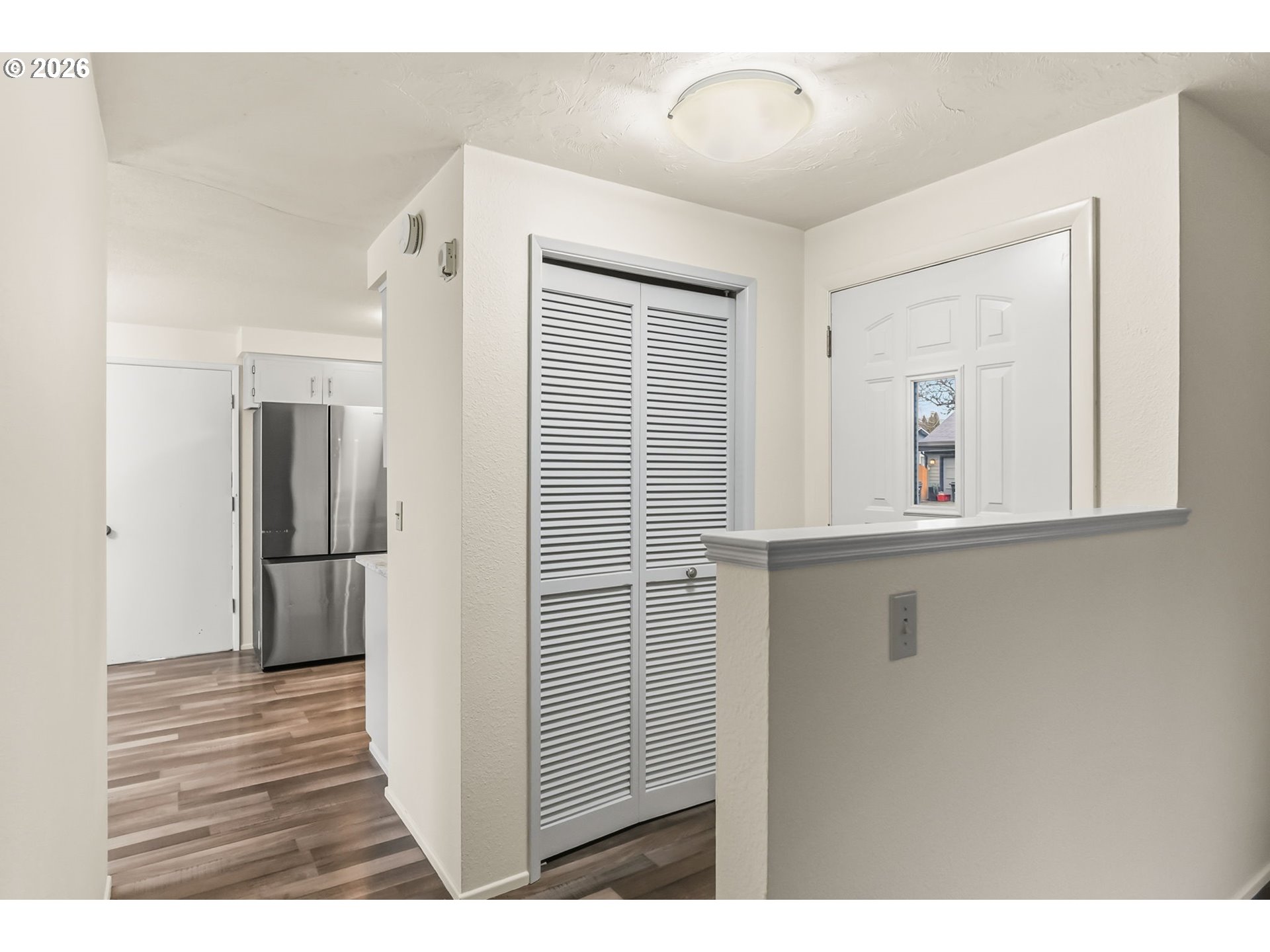 446 Kodiak Street Eugene, OR 97401 - Photo 8 of 34 a view of a livingroom and a window