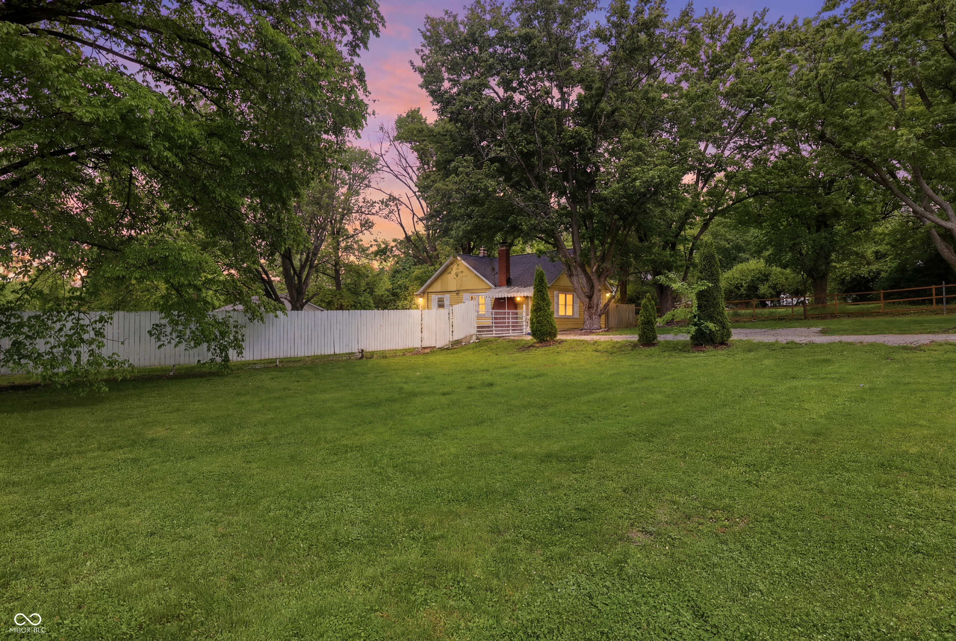 8520 Morgantown Road Indianapolis, IN 46217 - Photo 5 of 31