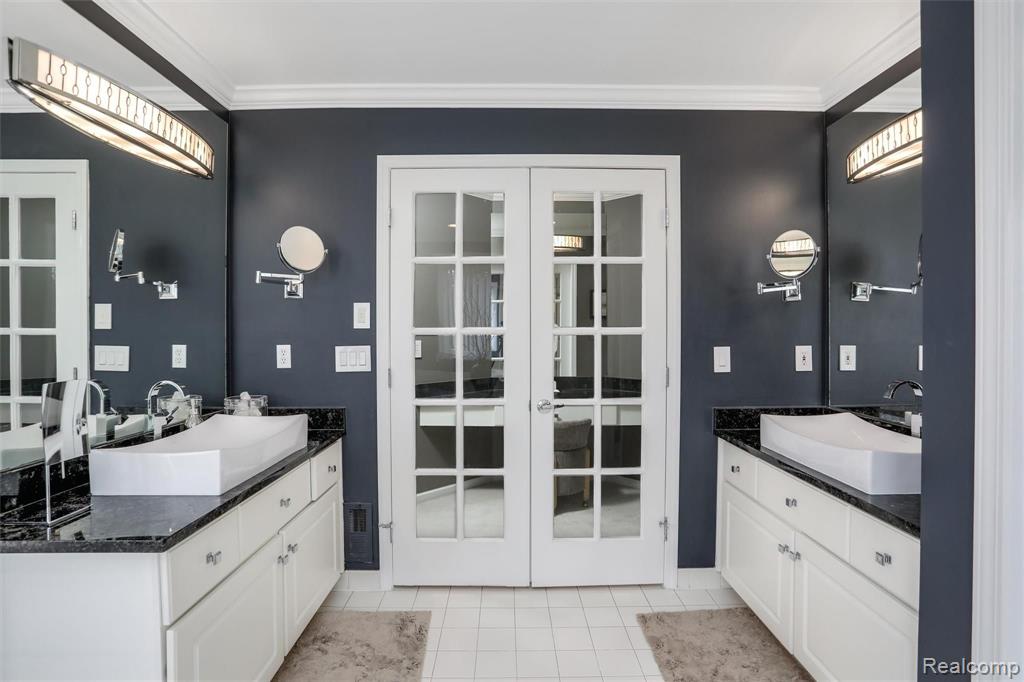 2098 Mapleridge Road Rochester Hills, MI 48309 - Photo 21 of 40