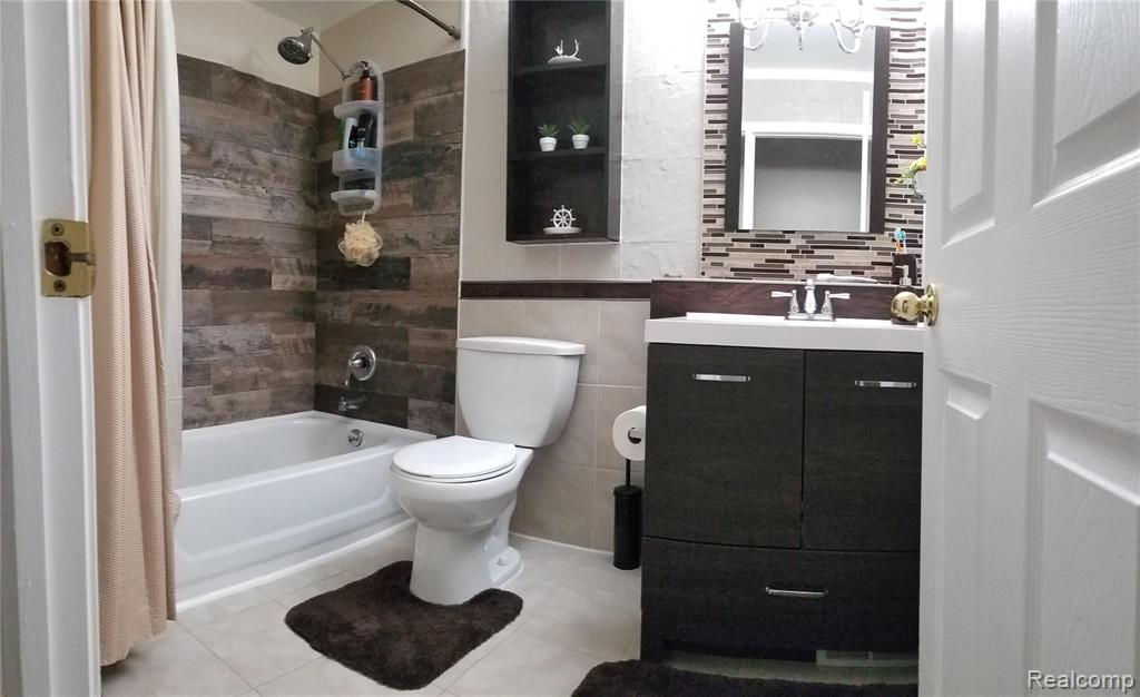 1750 Cardinal Ridge West Bloomfield, MI 48324 - Photo 27 of 34