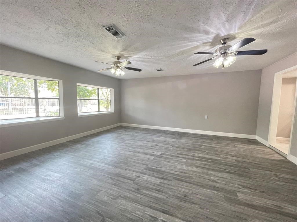 7611 Cabot Street Houston, TX 77016 - Photo 6 of 21