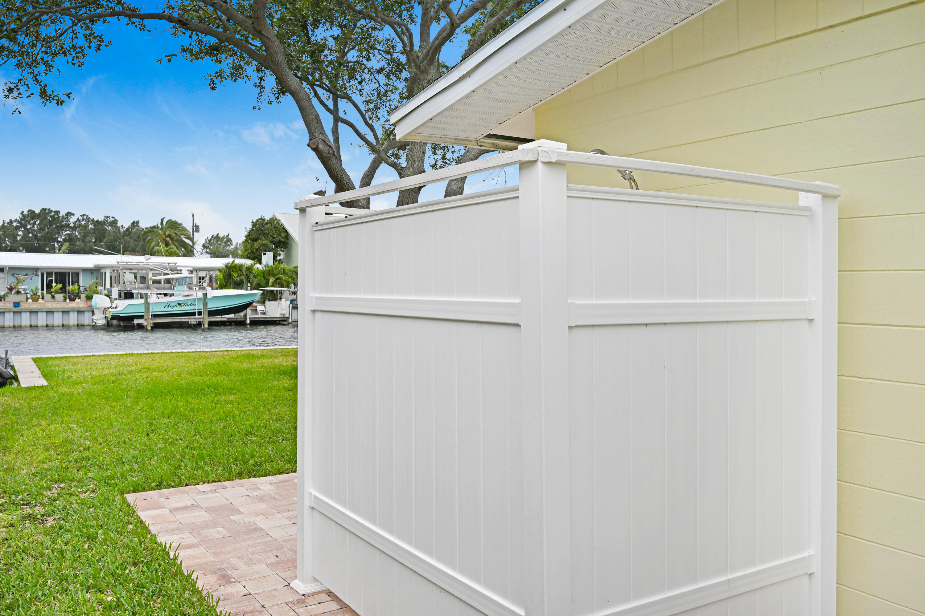 126 Deleon Road Cocoa Beach, FL 32931 - Photo 20 of 26 Exterior Shower