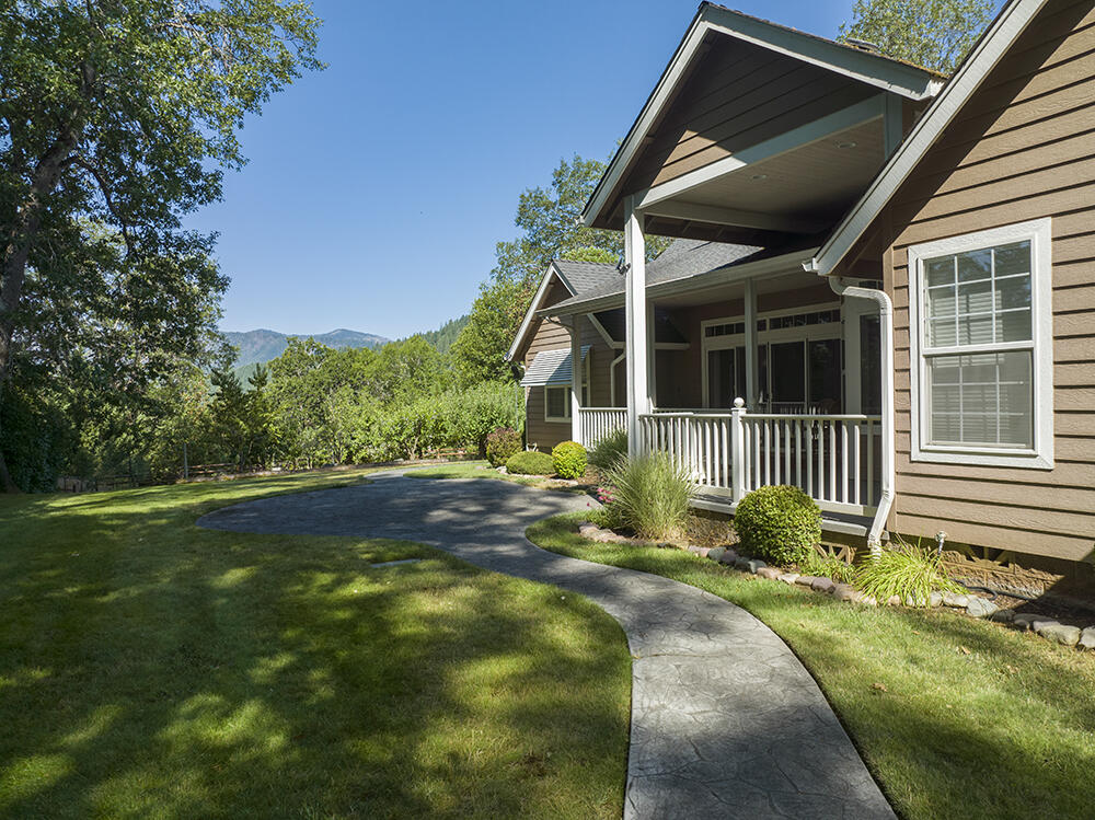 375 Oak Ranch Road Grants Pass, OR 97526 - Photo 38 of 57 39