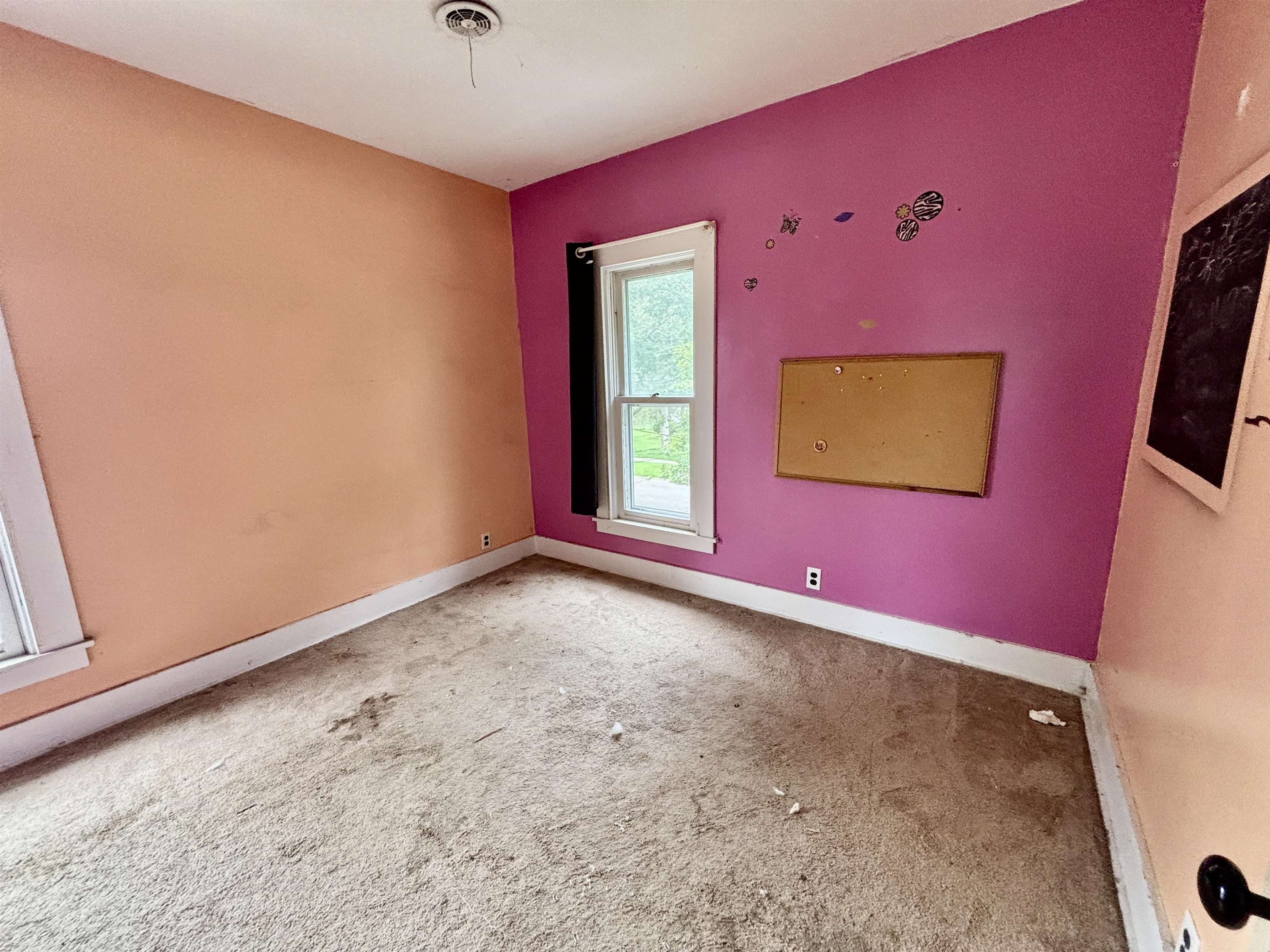 412 West Madison Street Belvidere, IL 61008 - Photo 24 of 27 a view of empty room with window