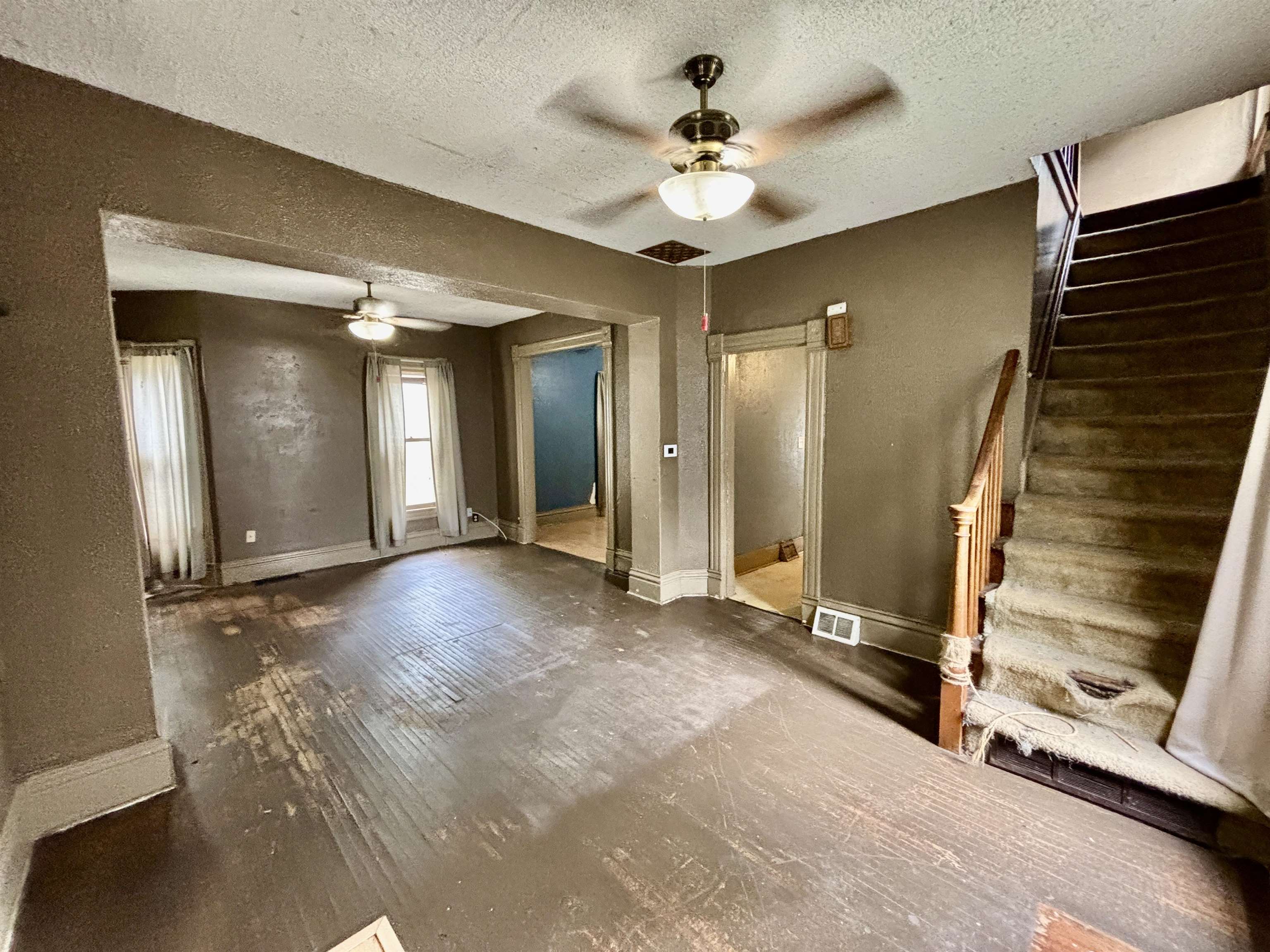 412 West Madison Street Belvidere, IL 61008 - Photo 6 of 27 a view of an empty room with a bathroom