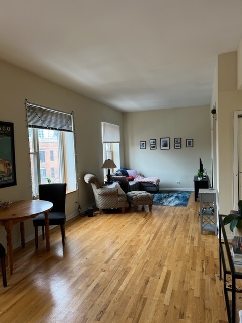 3916 North Fremont Street, Unit 3S Chicago, IL 60613 - Photo 2 of 10