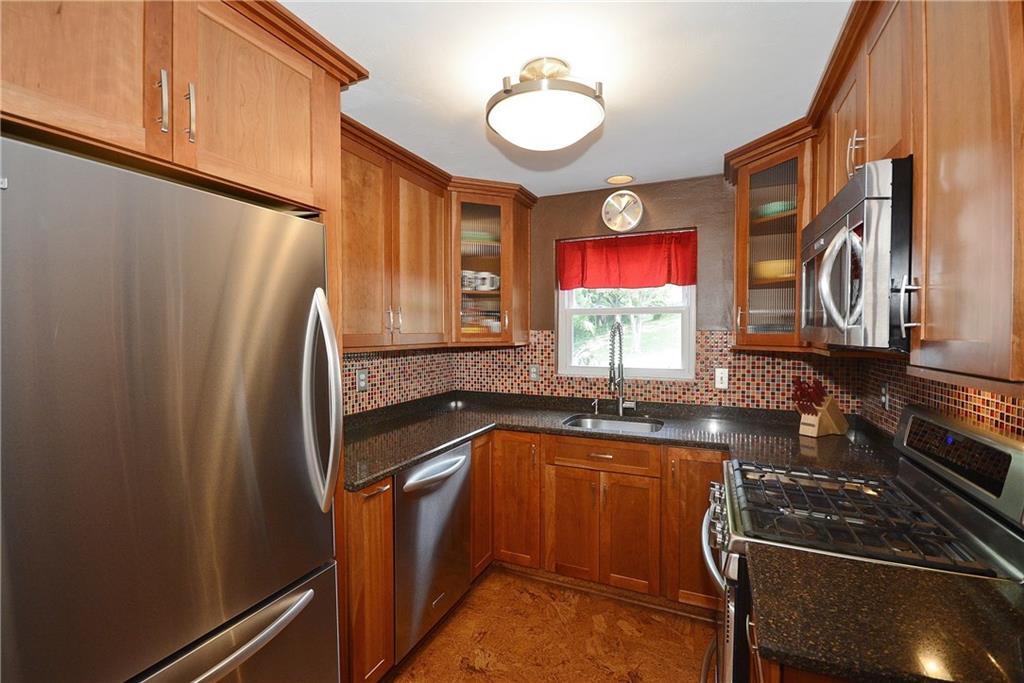 516 Haverhill Road Pittsburgh, PA 15228 - Photo 12 of 25