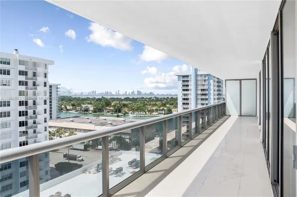 $28,000 | 5875 Collins Avenue, Unit 1202, Miami Beach, FL 33140