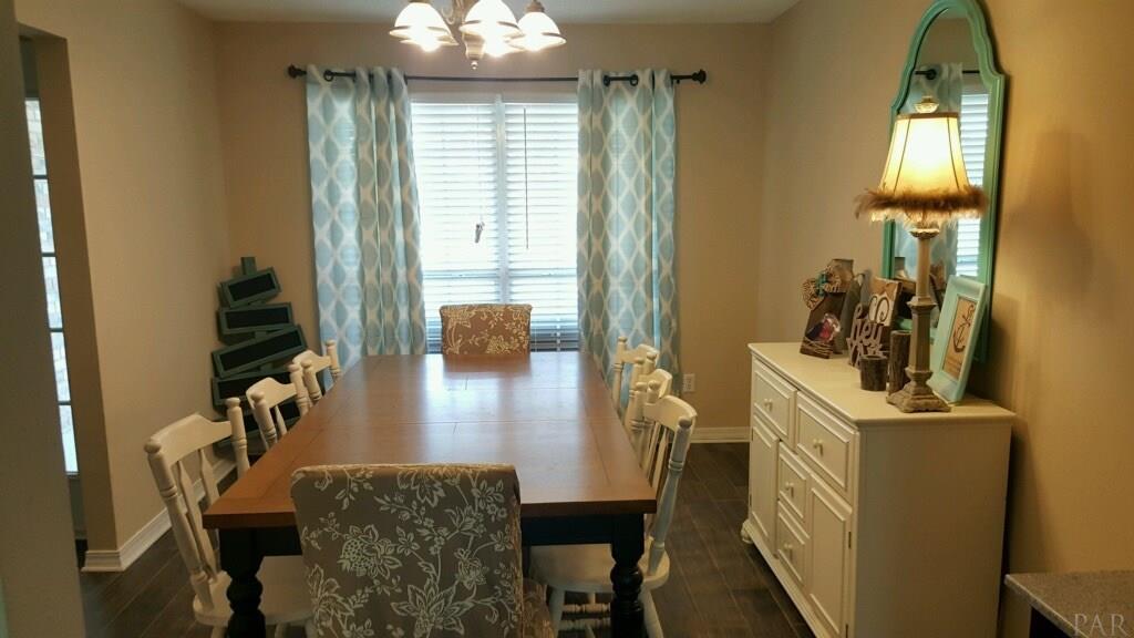 7092 Jennifer Road Pensacola, FL 32526 - Photo 3 of 32 Gallery Image 3