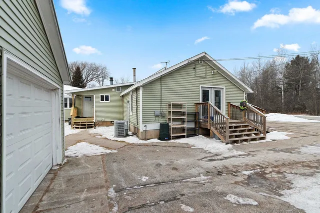 $334,900 | 2372 Doran Street, Oconto, WI 54153