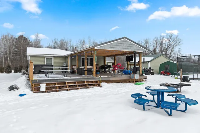 $334,900 | 2372 Doran Street, Oconto, WI 54153