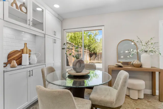 $995,000 | 215 Mavis Drive, Pleasanton, CA 94566